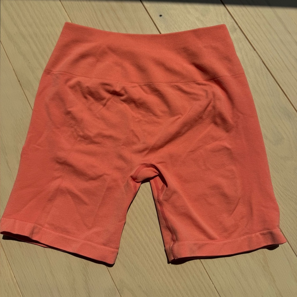 Women's Coral Scrunch Shorts